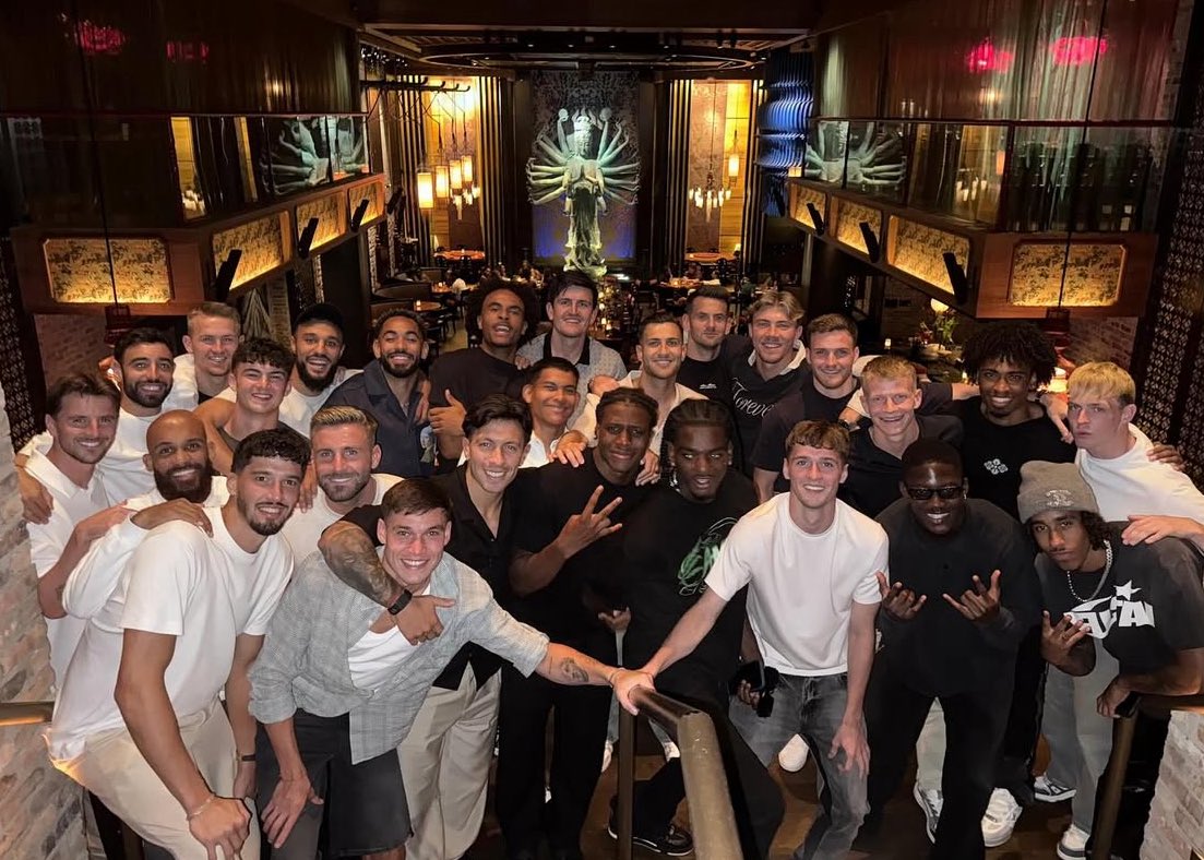 ManUnitedMedia's tweet image. Love this squad photo posted by Harry Maguire on Instagram! 👥❤️

#MUFC