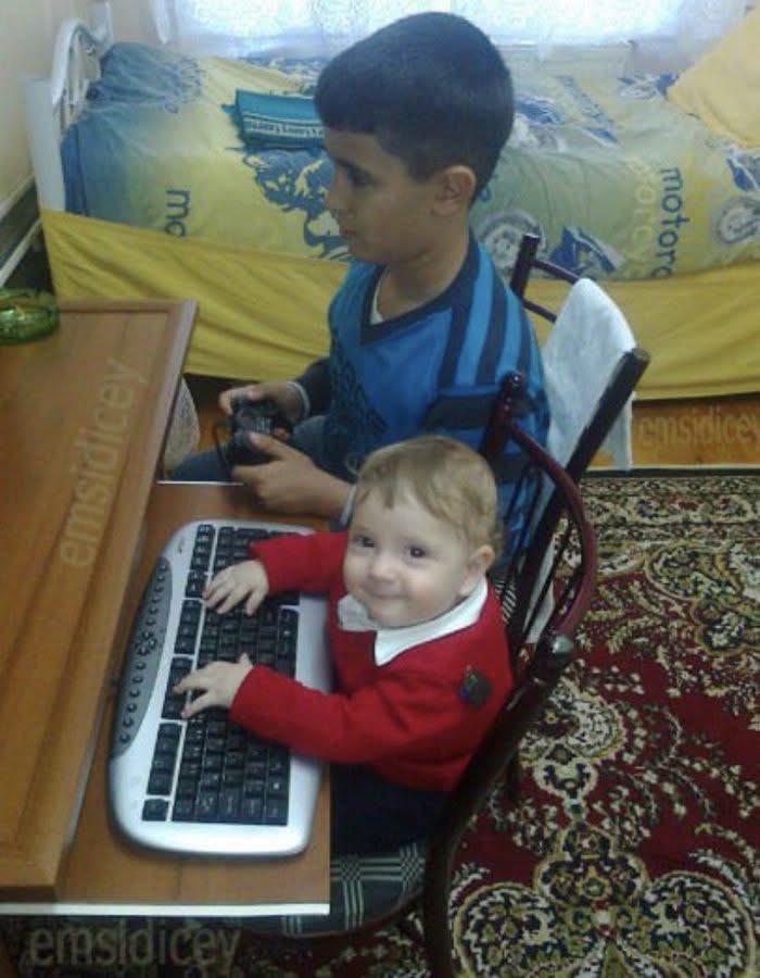قلبي بيحس بدفا كل ما اشوفها