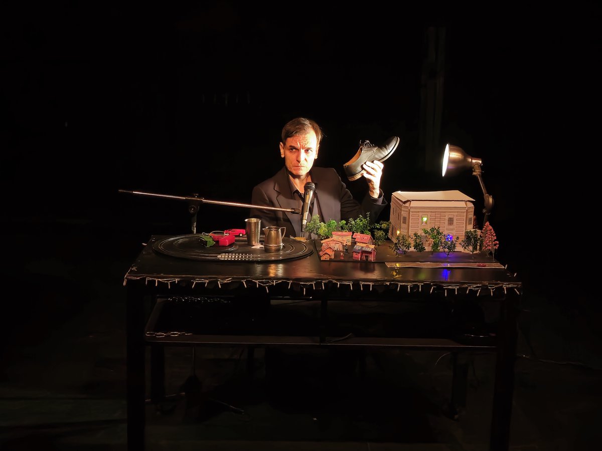 🧾’Seré’ de Sofía Brito y Lautaro Delgado Tymruk,es mucho más que una obra teatral; es un recordatorio vital de la historia, un homenaje a la memoria. 

📆12 -15 feb
⚫Sala Negra
➡️c.madrid/z9ud5

#MadridesCultura #teatro #canalhispanidad