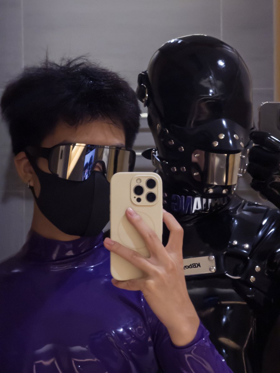 抓到一只小狗 <a href="/DaHuangHcm2/">Dhuang</a>