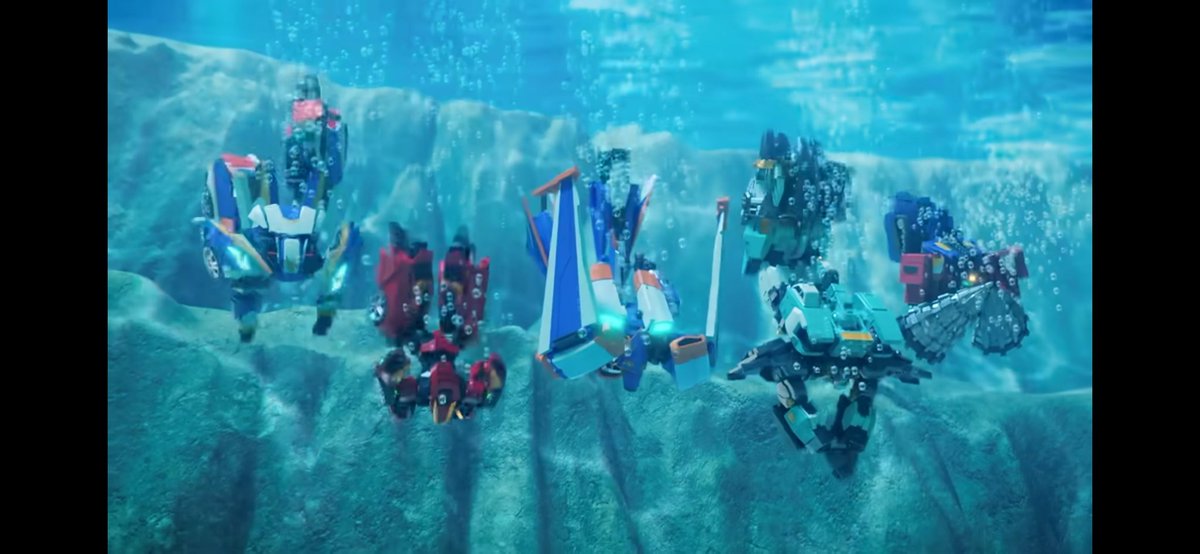 머슬하이드 직업정신이 투철하니까 바다 속의 무법자나 스타가디언 취재하기 위해 글로버처럼 잠수용 헬멧 착용하고 물 속에 들어가서 인터뷰 할거같아
근데 메카봇들은 물 속에서 얼마나 버틸 수 있을까