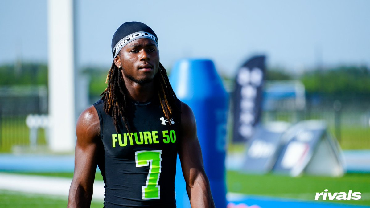 4-star DB from IMG Academy shares strong mutual interest with Florida.

"I’m going to show love to the schools who show love to me, and Florida is most definitely one of those schools. They’re real consistent with it."

More on the Gators: on3.com/teams/florida-… (On3+)