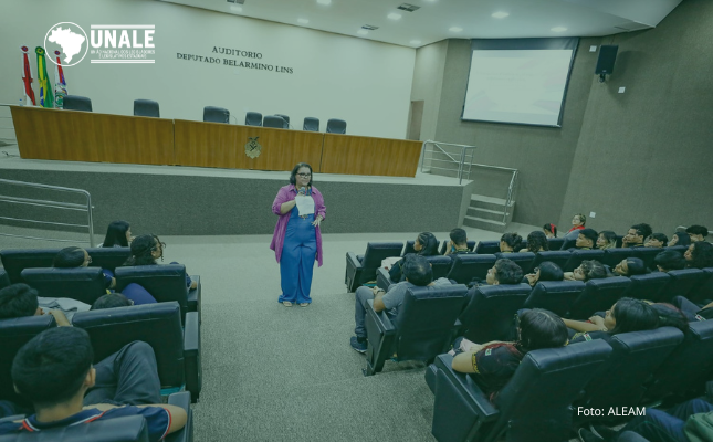 🚨 ALEAM promove debate sobre feminicídio na Escola do Legislativo!
 Em agosto, a Assembleia debaterá estratégias para enfrentar a violência de gênero e educar pela cultura da prevenção.
 🔗 Saiba mais: unale.org.br/aleam-combate-…
#Unale #ALEAM #ViolênciaContraMulher #FeminicídioZero