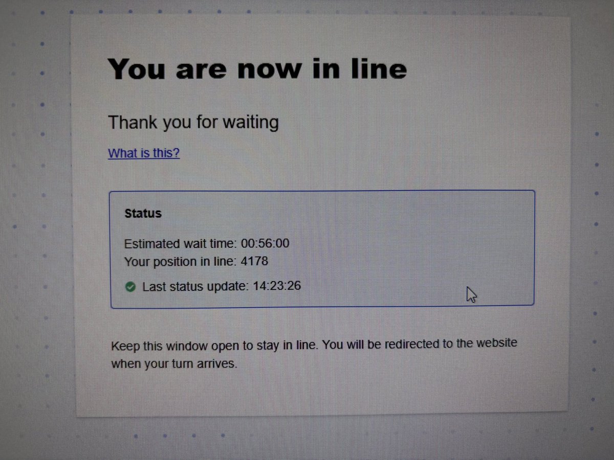 Han salido a la venta las entradas para la nueva temporada del <a href="/centrodramatico/">CDN</a> Tras hacer cola y sufrir un poco, yo ya tengo las mías. Pero ahora mismo hay unas 4 mil personas en espera. Deseando consumir teatro, apostando por la cultura. Pues eso 🙌🏻💫