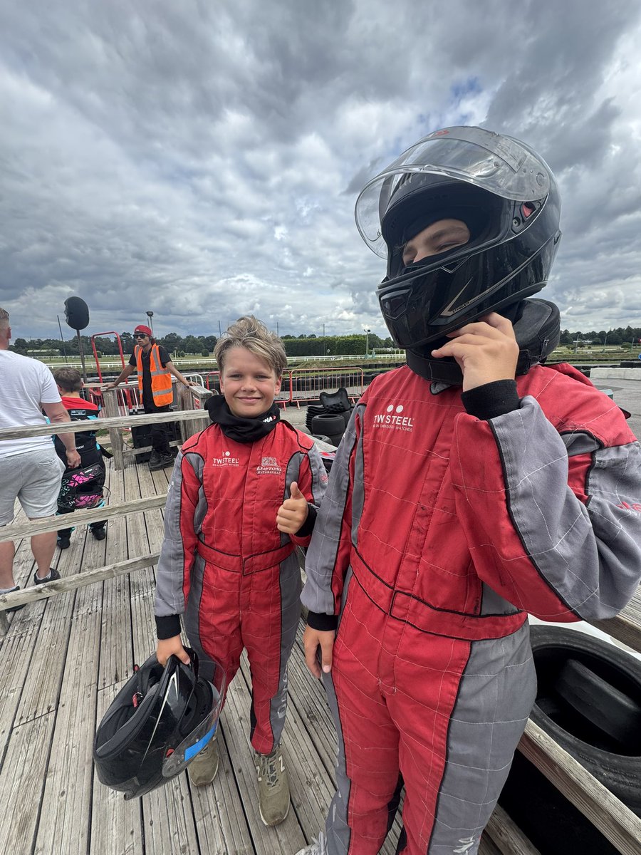 Day 28/100 

Up early and decent workout…
Took boys Go-Karting and then flew to Ireland to see family friends.

#10xtonecker #entrepreneur