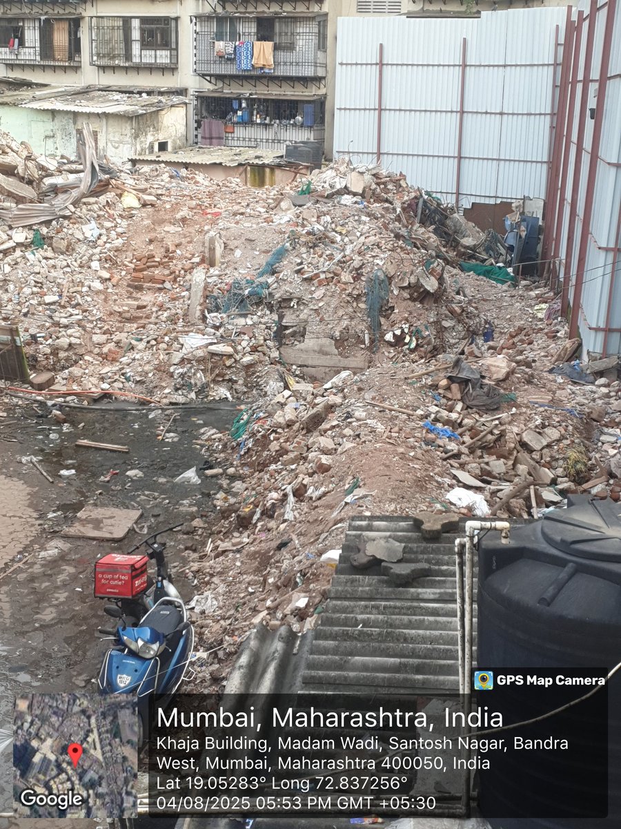Abdul__Munshi's tweet photo. Sewage water is gathering due to drainage blockage caused by unclear demolition of a building site. Serious health risk! @mybmcWardHW please take urgent action to clear the debris and unblock the drainage. #Mumbai #BMCComplaint
Location: khawja building bazar road bandra west . https://t.co/wLv7yBuxA8
