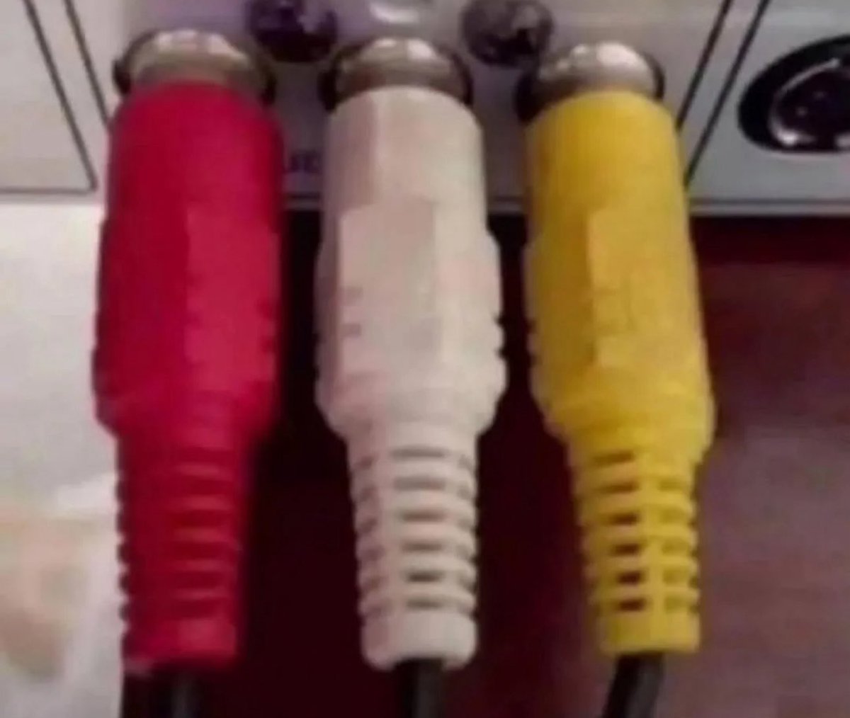 EnsedeCiencia's tweet image. Ustedes no lo saben, pero antes veíamos películas con esto: