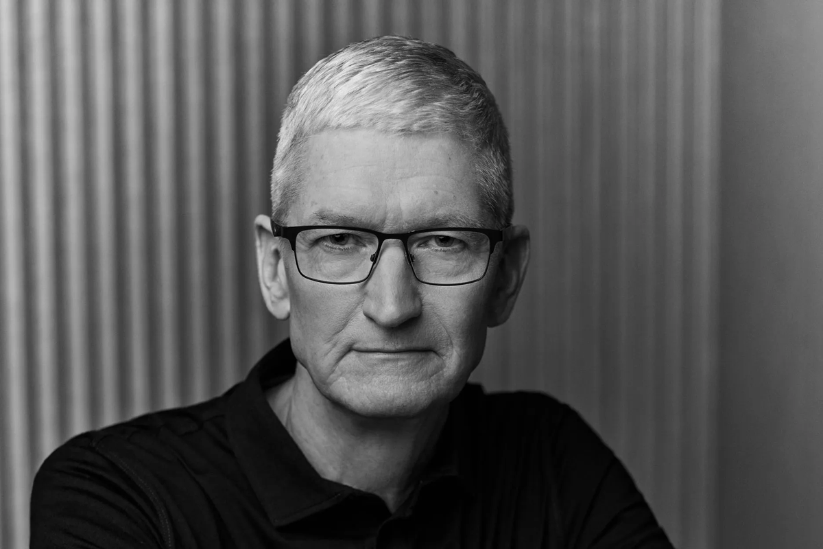 Bloomberg'den Mark Gurman'a göre Apple CEO'su Tim Cook, çalışanlarına Apple'ın yapay zeka alanında kazanması gerektiğini söyledi.

🏆 İlk değil, en iyisi

Cook, Apple'ın nadiren ilk olduğunu ama bunun şirketi mevcut ürünlerin daha iyisini yapmaktan alıkoymadığını belirtti.