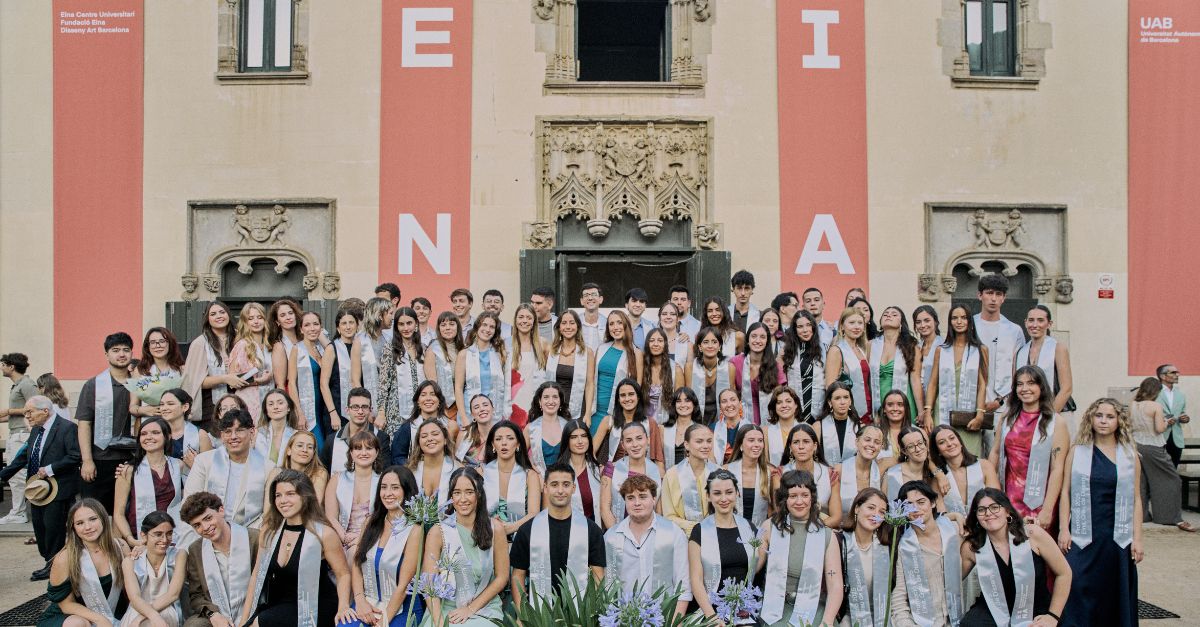 🎓 Hem celebrat la #GraduacióEina2025 amb més de 400 assistents a Sentmenat. Un acte ple d’emoció, discursos inspiradors i música en directe.

Felicitats a la nova promoció del Grau en Disseny!

+ info: eina.cat/ca/blog/acte-d…

Foto: Anne Roig