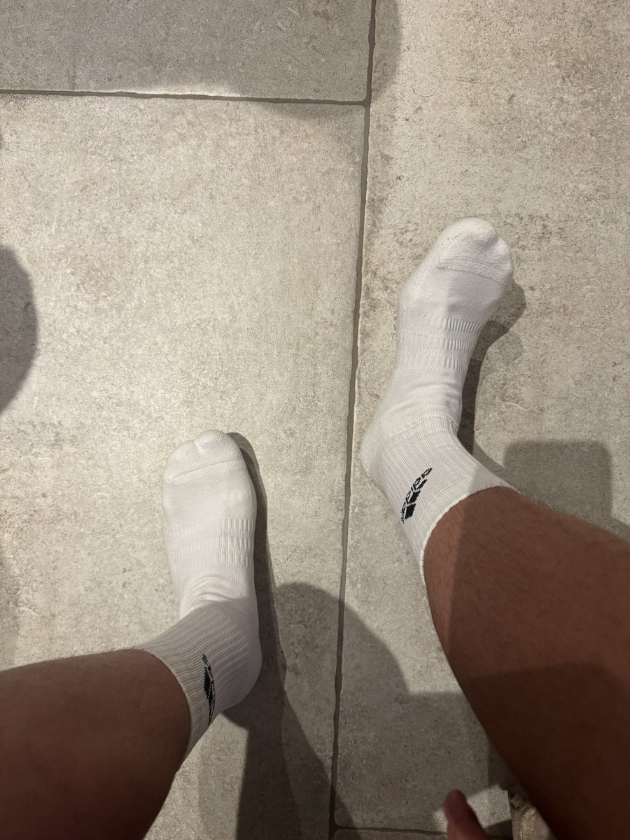 Anyone fancy a smell of these after a long gym sesh? #socks #whitesocks #workout