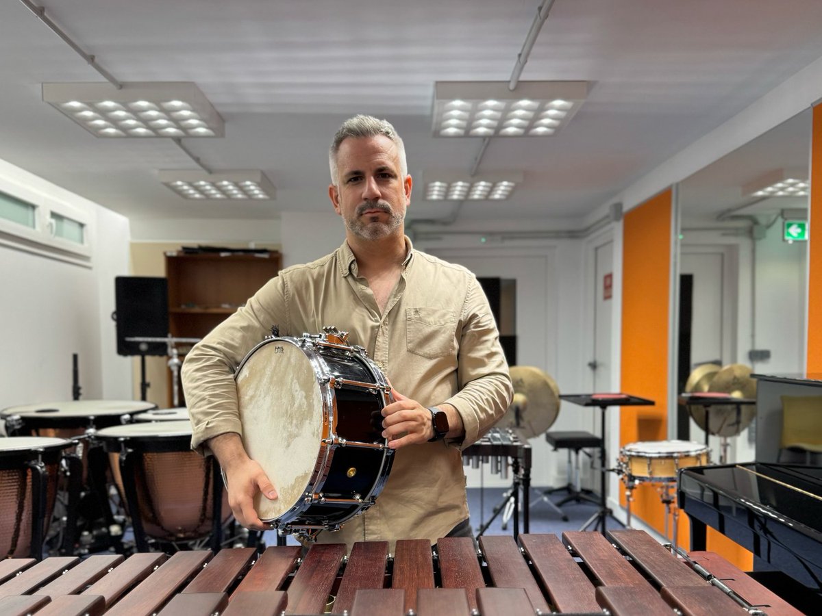 🔴 Jesús David Valero es el nuevo director del Conservatorio Superior de Música <a href="/CSMBonifacioGil/">CSM Bonifacio Gil</a>.

🥁 Percusionista y profesor, asume esta responsabilidad con la intención de poner a este centro de #DipBdjz a la altura del sistema universitario.

➕ℹ️ dip-badajoz.es/agenda/index.p…
🌐