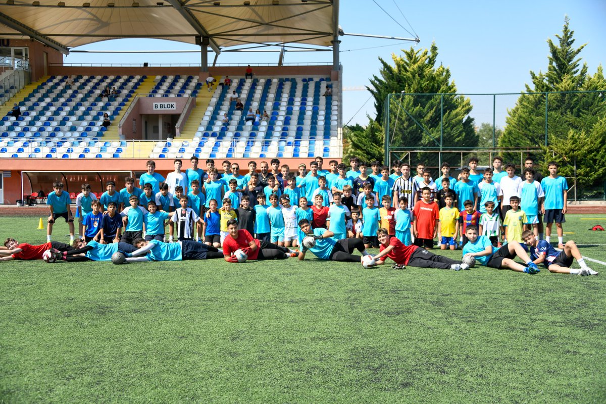 ÜCRETSİZ‼️

GSB Spor Okulları....

⚽️ Futbol

📍Yenimahalle
Hasan Doğan Stadı

GSB Spor Okulları kapsamında futbol kursları  İl Müdürlüğümüz antrenörleri koordinesinde  gerçekleşiyor.