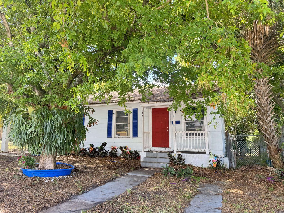 ✨Coming Soon! 3-bed, 1-bath SFH in Northwood Add, West Palm Beach! 🏡Spacious lot, covered carport, tons of potential for investors/buyers! Near Northwood Village &amp; Downtown! Cash only. Sold AS-IS. Michele Bellisari- Real Broker LLC sobocarealestate.com/d8rcfb23