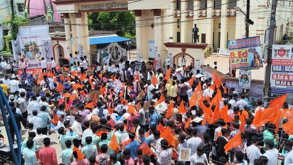 #Bhubaneswar: ABVP alleged political conspiracy in the Balasore self-immolation case, slamming Odisha Police for arresting fellow students who tried to save Soumyashree. The student group demanded a fair probe into alleged harassment and character assassination by rivals linked