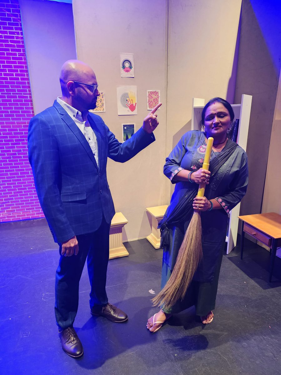 DesiAustralia's tweet image. Smoke and Mirrors dazzles at UNSW! 🎭✨
This powerful Hindi play wowed the crowd with local talent, emotional depth &amp;amp; theatrical brilliance. A true gem on stage! 🌟
.
Read more: desiaustralia.com/news/community…
.
#SmokeAndMirrors #HindiTheatre #UNSW #LocalTalent #TheatreReview