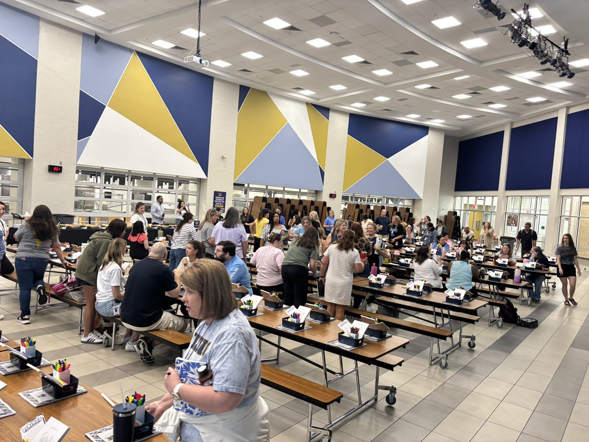 Mrs. Calvit tweet media