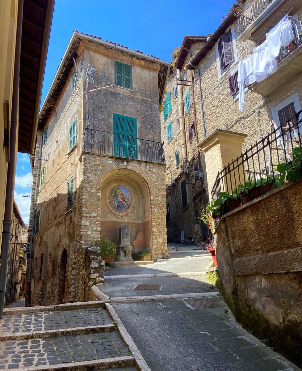 A spasso tra le stradine di #OlevanoRomano, borgo in provincia di #Roma dalle origini antichissime

📷 Ig roberta.1506

#VisitLazio #LazioIsMe #LazioEternaScoperta