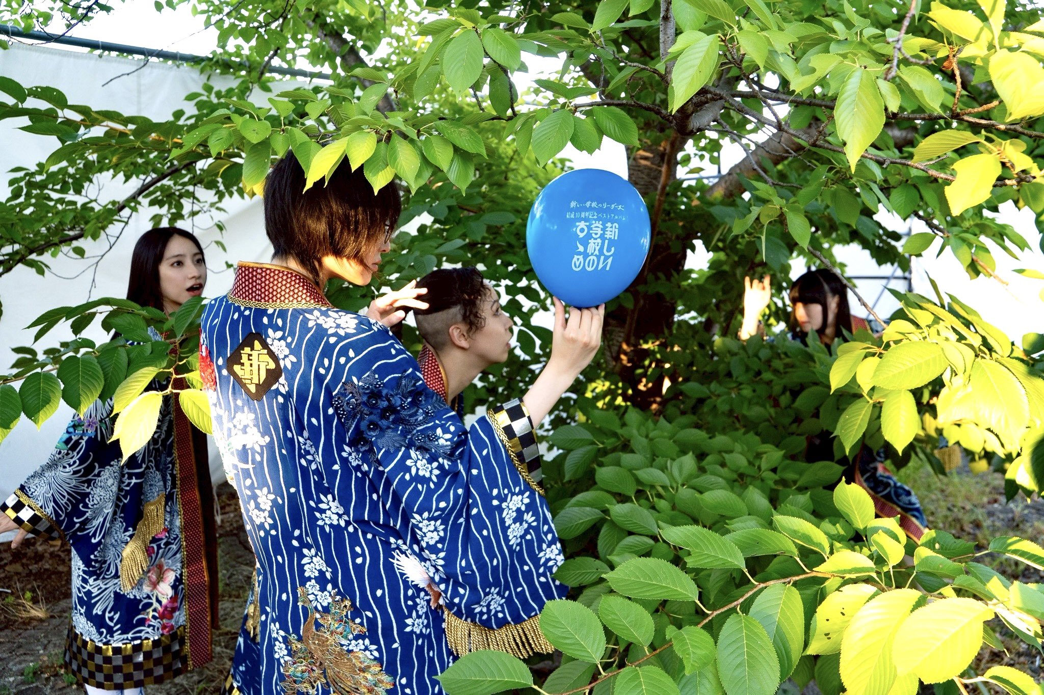 新しい学校のリーダーズ　タペストリー 新しい学校のリーダーズ タペストリー 新しい学校のリーダーズ