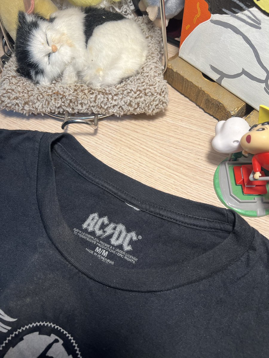 thaimkis's tweet photo. ACDC
Price : 350
size : อก 39 / ยาว 27 (หน่วยนิ้ว)
ตำหนิ : ไม่มี

#ส่งต่อเสื้อผ้ามือสอง  #เสื้อมือสอง #ส่งต่อเสื้อผ้ามือสองราคาถูก #เสื้อวินเทจ #เสื้อวง https://t.co/Dxu41BmsCZ