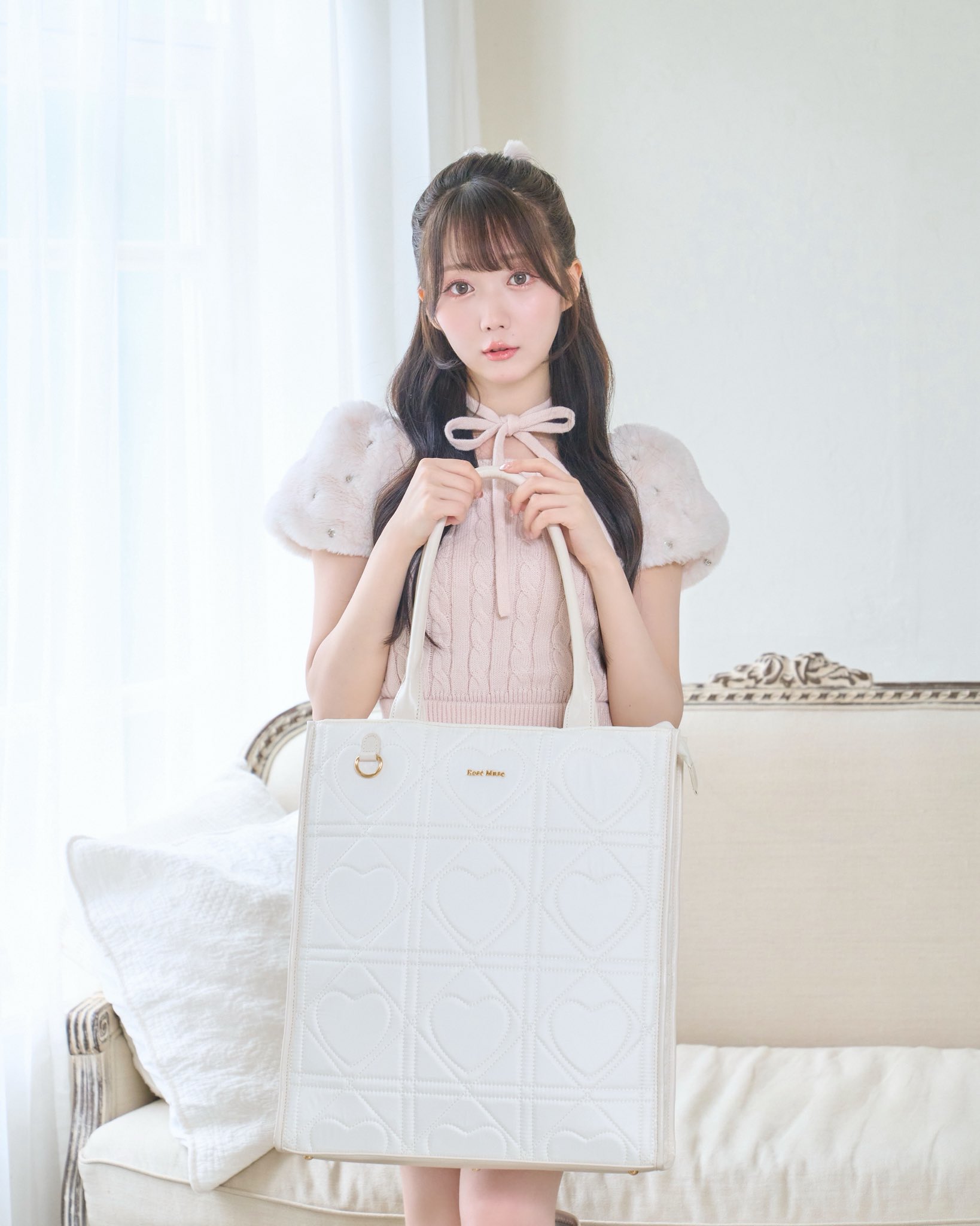 【新品未使用】ロゼミューズ 【ivory】iPhone15ケース 大谷映美里 Rosé MuseからiPhoneケースがっ😳💕 綺麗めなキルティングと