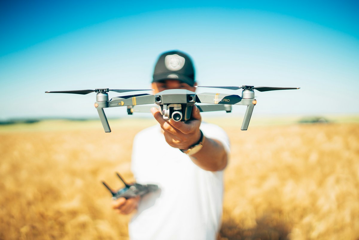 Ep.75 of our Podcast is now live!🎙️

➡️ Exploring the value of technology to the profession

Artificial intelligence – a threat to rural professionals or a tool we can’t do without? 

Listen here: caav.org.uk/75-exploring-t…