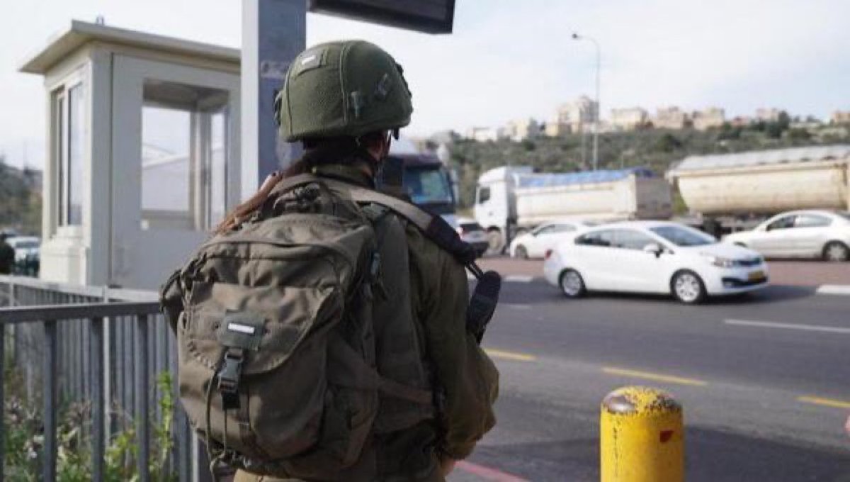 جنديه صهيونيه تنتحر 

تركت رسالة وداع مكتوبة بخط اليد كتبت فيها: "أعتذر لكل من أحبوني، لأني أنهيت حياتي، كان الألم لا يُطاق، حاولتُ بكل ما أوتيت من قوة أن أواصل حياتي، لكن دون جدوى. شكرًا لكل من حاول مساعدتي، لم تفشلوا، ولم يكن بوسعكم فعل أي شيء لمنع ذلك، لا تلوموا أنفسكم على ما