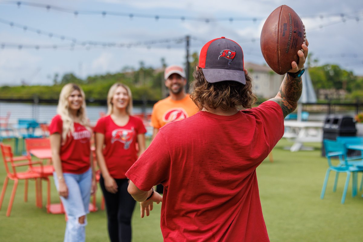 Bucs football is only 5 DAYS AWAY!!

Get your game day fit now: shoptbs.co/BucsX