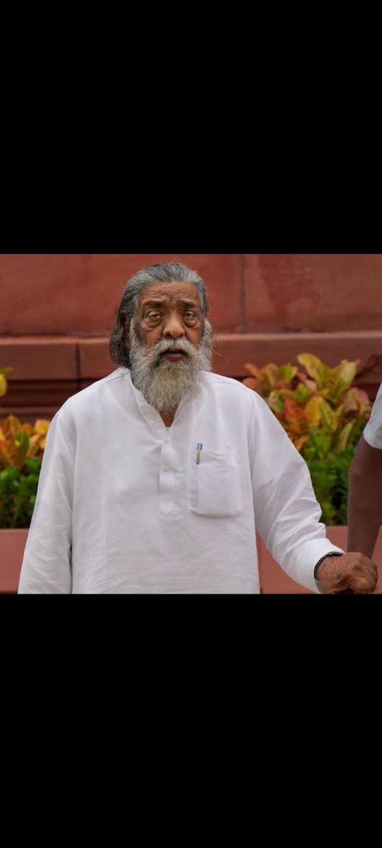 झारखंड के पूर्व मुख्यमंत्री शिबू सोरेन जी का आदिवासियों दलितों का बीच भारी योगदान रहा आज शिबू सोरेन जी इस दुनिया में नहीं रहे भगवान से ही प्रार्थना करते हैं की शांति नमन और शांति भगवान बनाए रखें,,