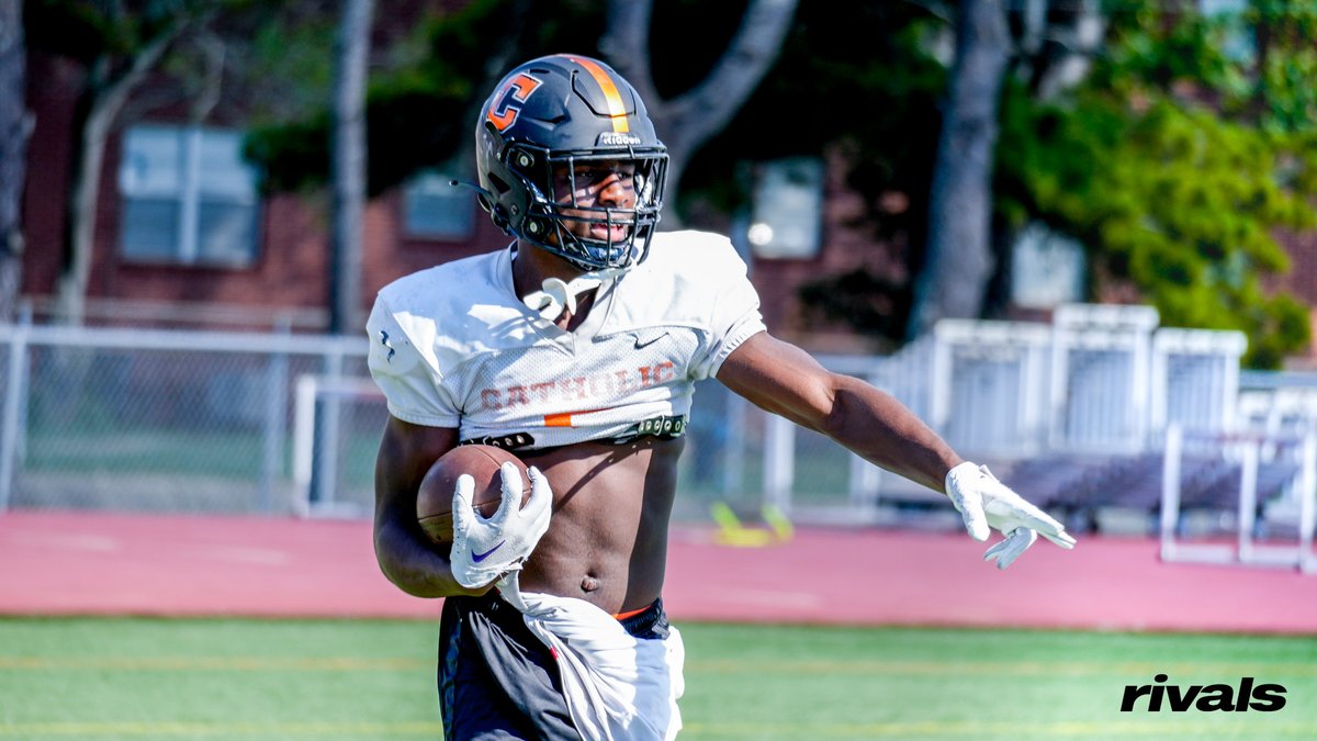 Four-star RB Jayden Miles out of Baton Rouge (La.) Catholic is one of the top backs in the 2027 class. Auburn, Houston, Florida State, Ole Miss and LSU are all in contention for the Rivals300 talent

The latest from Miles: on3.com/rivals/news/in…