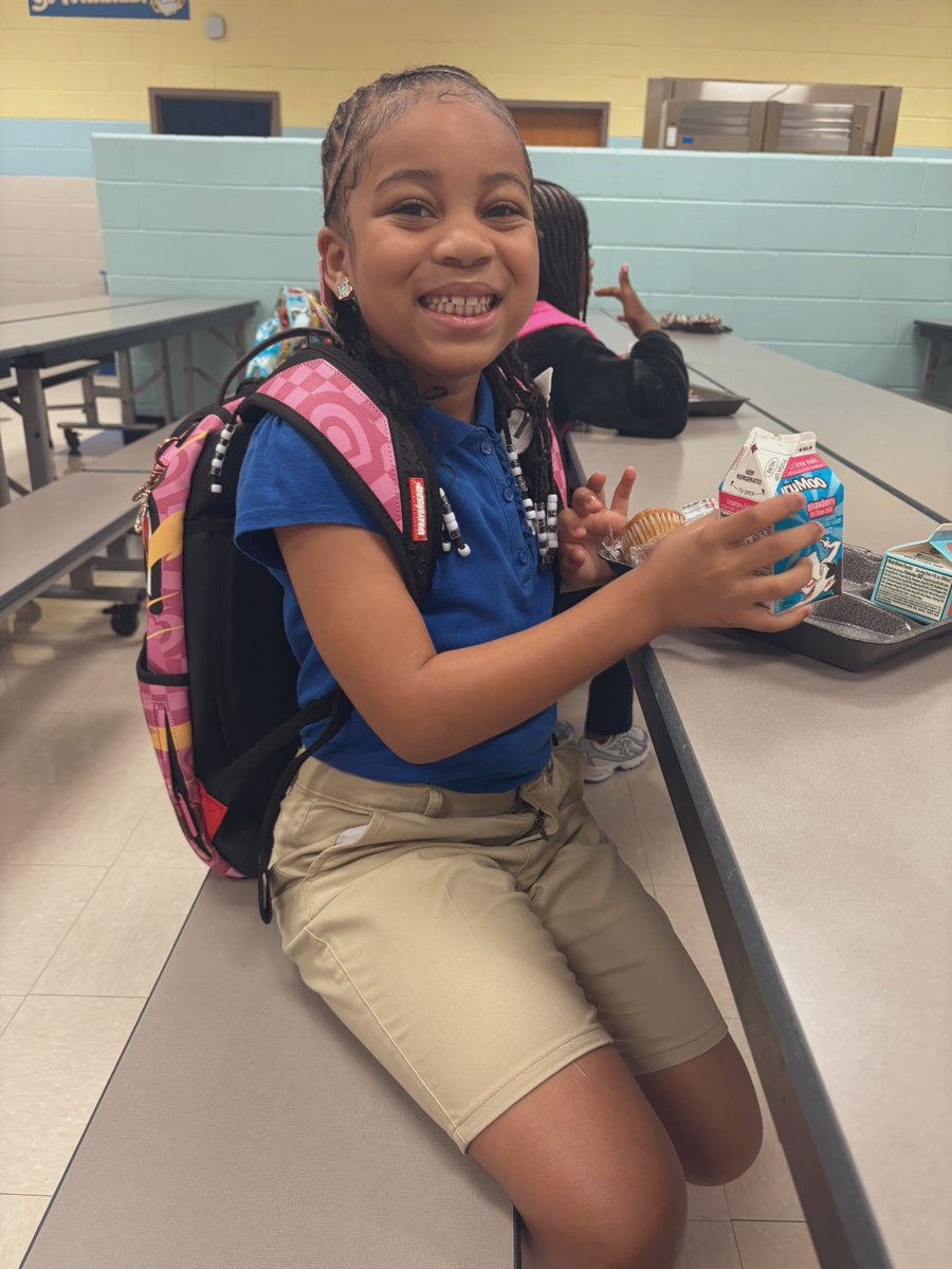 forever_610's tweet image. Have a Great day my girl 🍀#1stGrade❤️