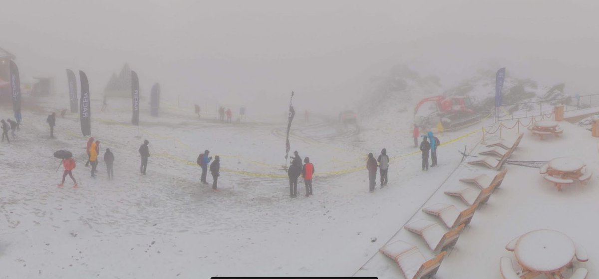 arnoldschruof's tweet photo. Neige à La Plagne un 3 août, ça se réchauffe, ça se réchauffe ! 🤔🧐🤫 https://t.co/RV0nFZcBoW