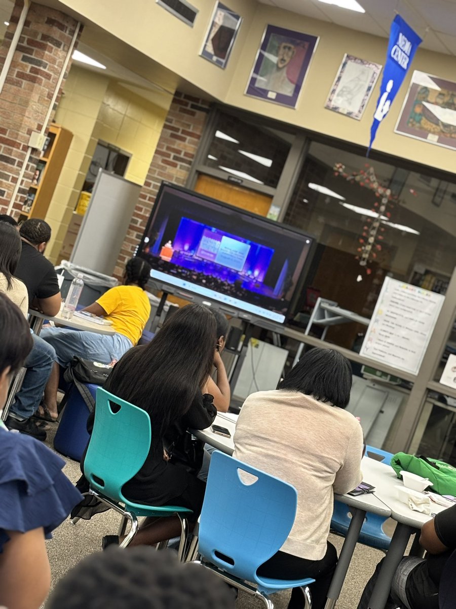 hopkinseagles's tweet photo. 🛫 Flight 1601 is preparing for take off! Hopkins Middle is #RisingTogether and soaring like eagles as we kick off the new school year watching #R1Convocation @RichlandOne
#WeAreR1 #HMSFlight1601 #SoaringTogether #R1Proud #FirstFlightOfTheYear https://t.co/EBeycZMegY