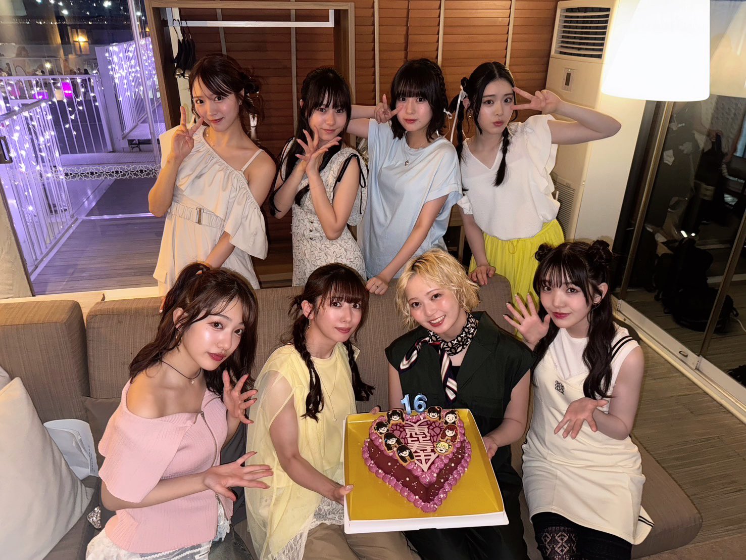 私立恵比寿中学 えびちゅう ツーショット 生写真 えびちゅう】生写真撮影メイキング【着物】 - YouTube