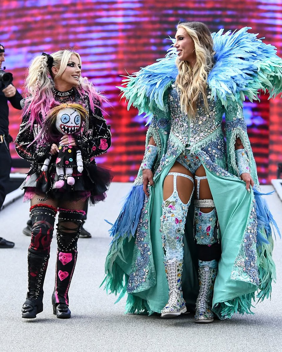 Happy Monday!! <a href="/AlexaBliss_WWE/">Lexi (Kaufman) Cabrera</a>