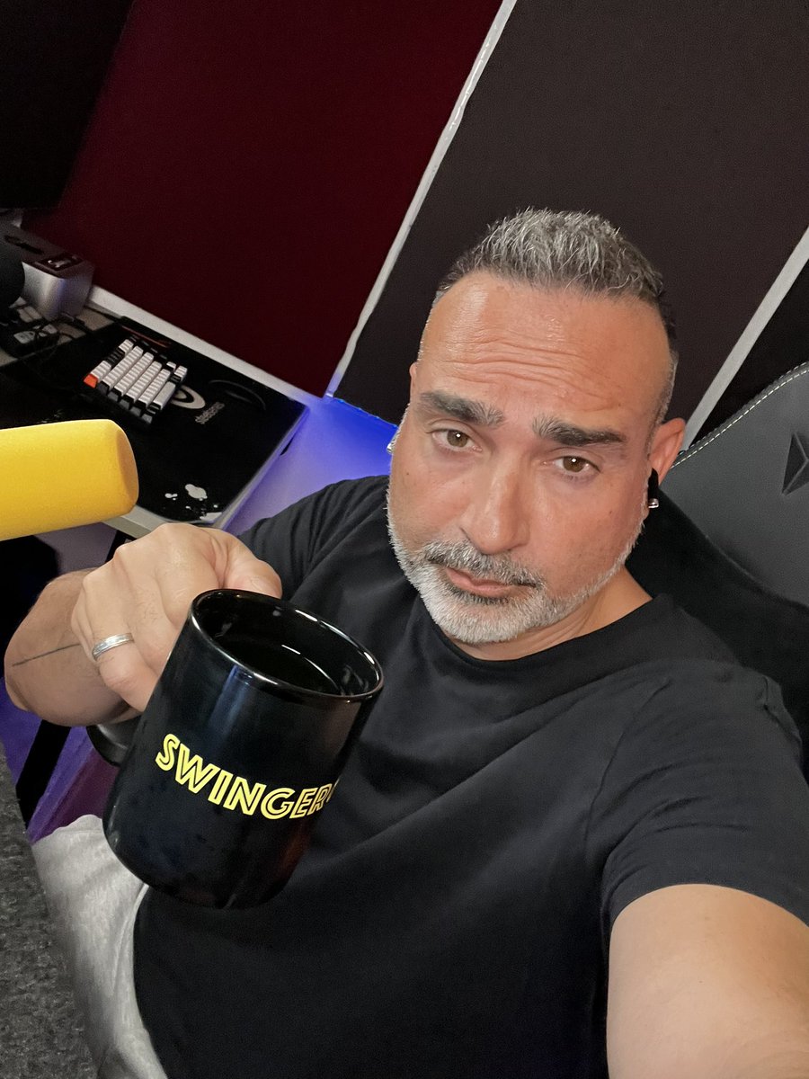 En 5 min estamos en directo!!! Vamos vamos, que estoy que lo tiro!!!!! 😛 twitch.tv/swingering