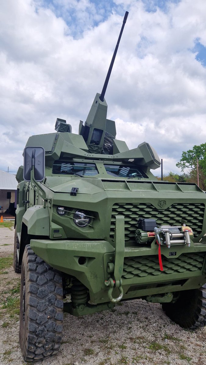 OvidiuMuca's tweet image. 🇸🇰 #DefTech shared a new picture of its Wolf 25 AD counter-drone combat vehicle. They say this vehicle is very important in dealing with the current fast-changing air threat. The company says the system has already passed its tests and is currently being used in Ukraine