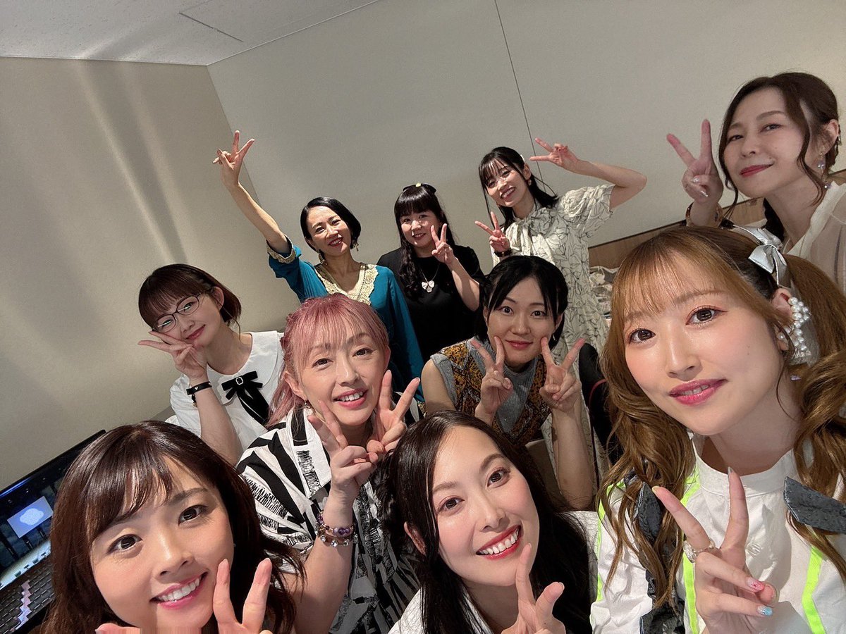 saoriseto's tweet photo. 昨日のライブの余韻冷めやらなぬですが、楽屋などで撮った写真を☺️
#w_witch   #ミューフェス2025 https://t.co/plbTfdhSqg