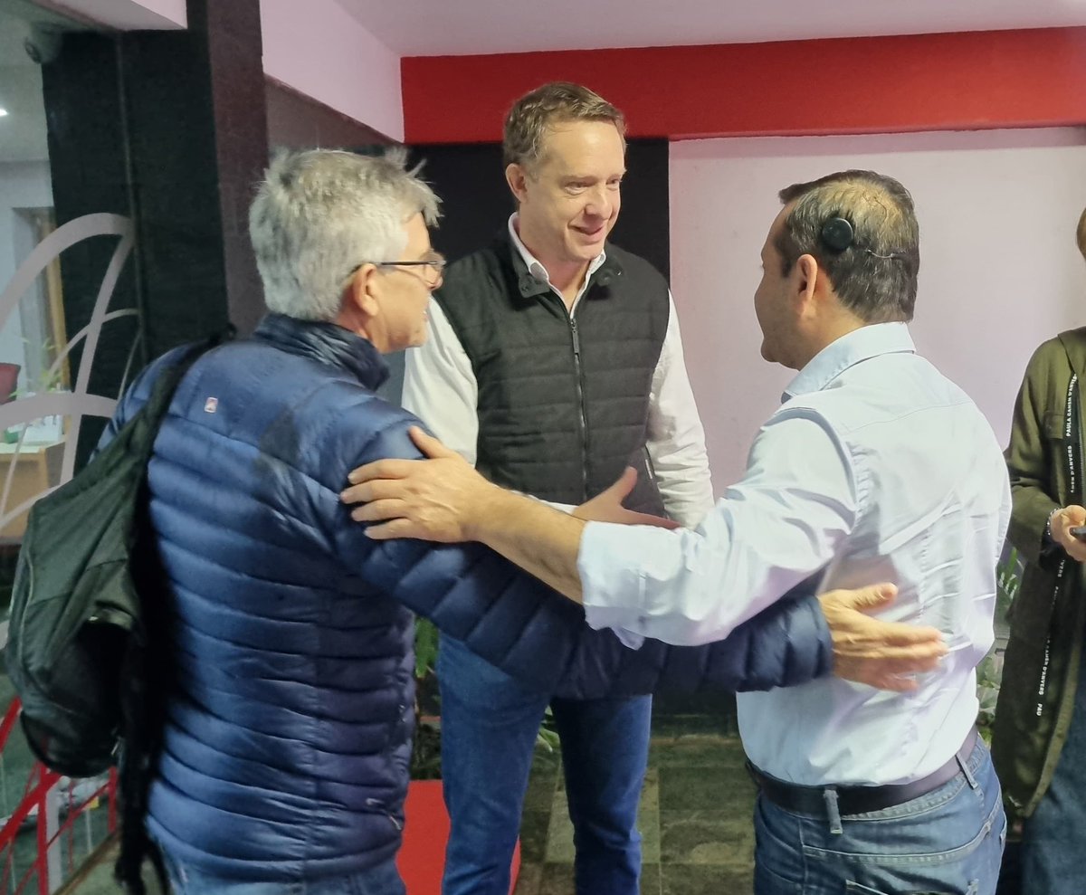 Visité el Sanatorio IOT junto al Dr.Benmaor, presidente del IPS.
Nos reunimos con el Dr. Guillermo y Verónica Vymazal para seguir articulando lo público y lo privado.
En tiempos difíciles, trabajamos para que la salud de los misioneros siga siendo sinónimo de calidad.
#salud