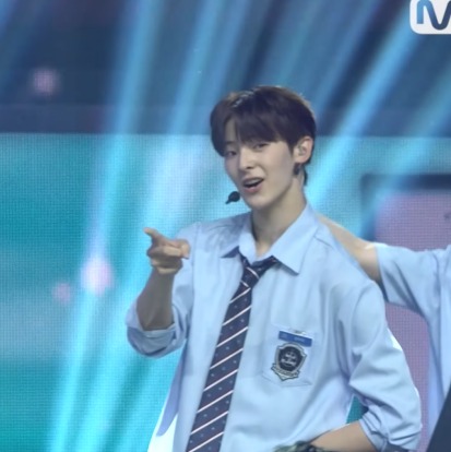 userkgw's tweet photo. woojin plot twist >>> https://t.co/tm1ecm3hHo