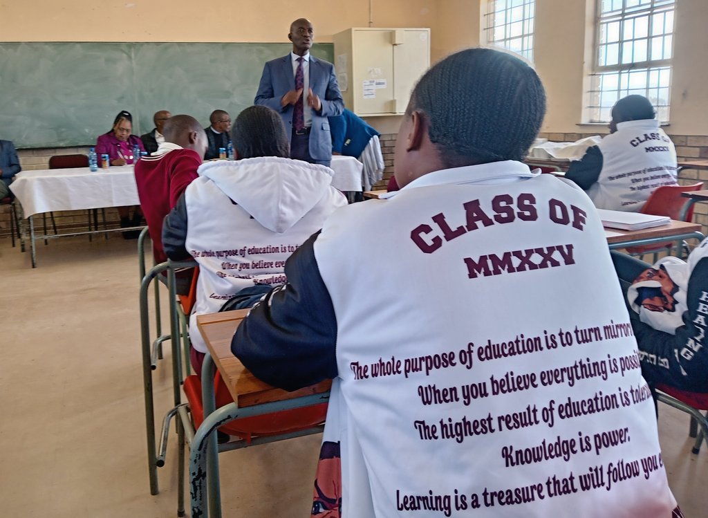 DG Mweli also shared the #FiveNuggetsForAcademicAchievement with the #ClassOf2025 at Nyanga High School, Zwelivumile Secondary School, L Jentile Secondary School, Cala Village Senior Secondary School, and AM Zantsi Senior Secondary School.

#EducationZA #EducationDistrictSupport