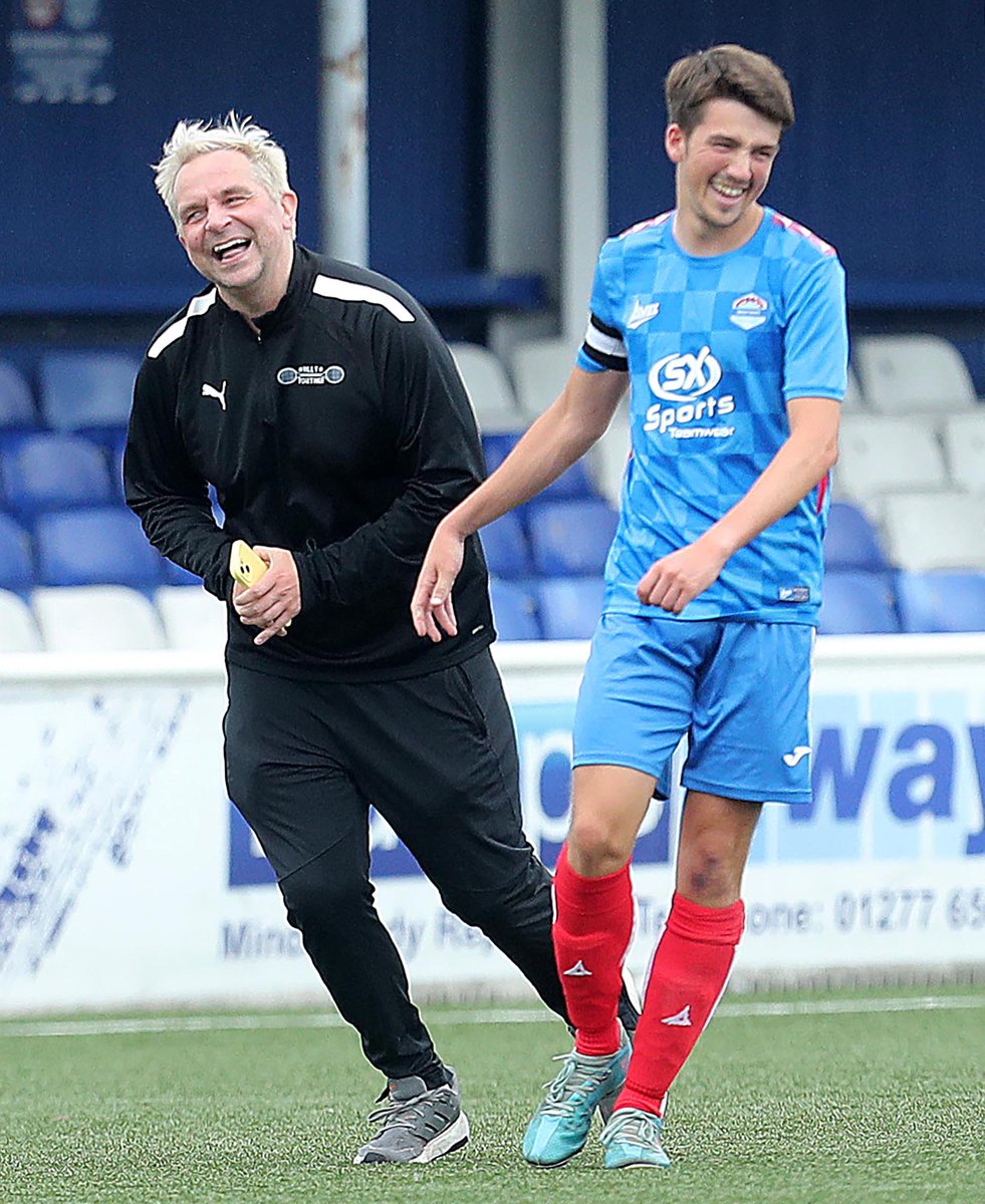 NickyHayesPhoto's tweet image. Our, @SxSports , Pics of the Week include @CJPhillips1982 enjoying a laugh with Dan from @Bright_Boots plus @pedro_mechack goal celebration for @ensign midweek along with @GusScottmorriss' Hand of Gus vs @charltonbrooker