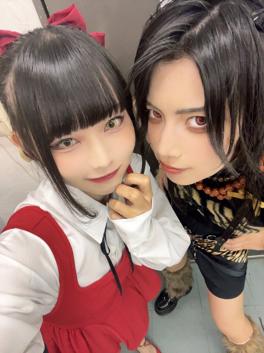 題名 ツバキ【大】かなり大きい 題名 ツバキ【大】かなり大きい