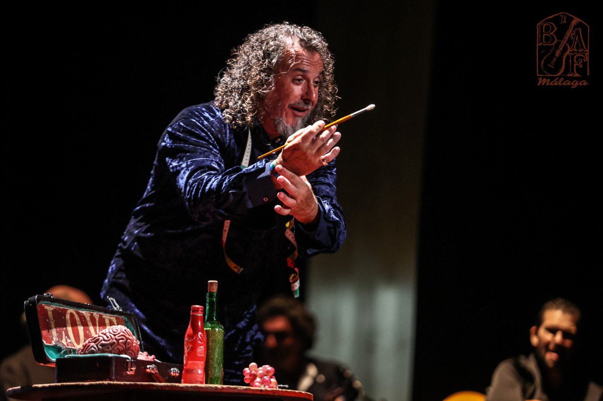 Última cita de la Bienal en el MVA. ♥️

En “𝗙𝗹𝗮𝗺𝗲𝗻𝗰𝗼 𝘆 𝘁𝗼𝗿𝗼𝘀, 𝗽𝗿𝗶𝗺𝗼𝘀 𝗵𝗲𝗿𝗺𝗮𝗻𝗼𝘀.”, dos pasiones con raíces comunes se entrelazan en un mismo compás:
el arte del toreo y el flamenco.

Un viaje emocional, donde se cruzan el temple, el riesgo y la belleza.