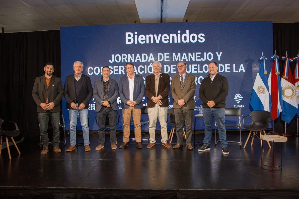 Desarrollo Productivo Santa Fe (@produccionsf) on Twitter photo COMPROMISO CON EL CUIDADO DEL SUELO 🙌🏻
📌Con el compromiso del gobernador <a href="/maxipullaro/">Maximiliano Pullaro</a> y del ministro <a href="/GustavoPuccini/">Gustavo Puccini</a> , participamos de la Jornada de Conservación y Manejo del Suelo de la Región Centro, realizada en Paraná. COMPROMISO CON EL CUIDADO DEL SUELO 🙌🏻
📌Con el compromiso del gobernador <a href="/maxipullaro/">Maximiliano Pullaro</a> y del ministro <a href="/GustavoPuccini/">Gustavo Puccini</a> , participamos de la Jornada de Conservación y Manejo del Suelo de la Región Centro, realizada en Paraná.