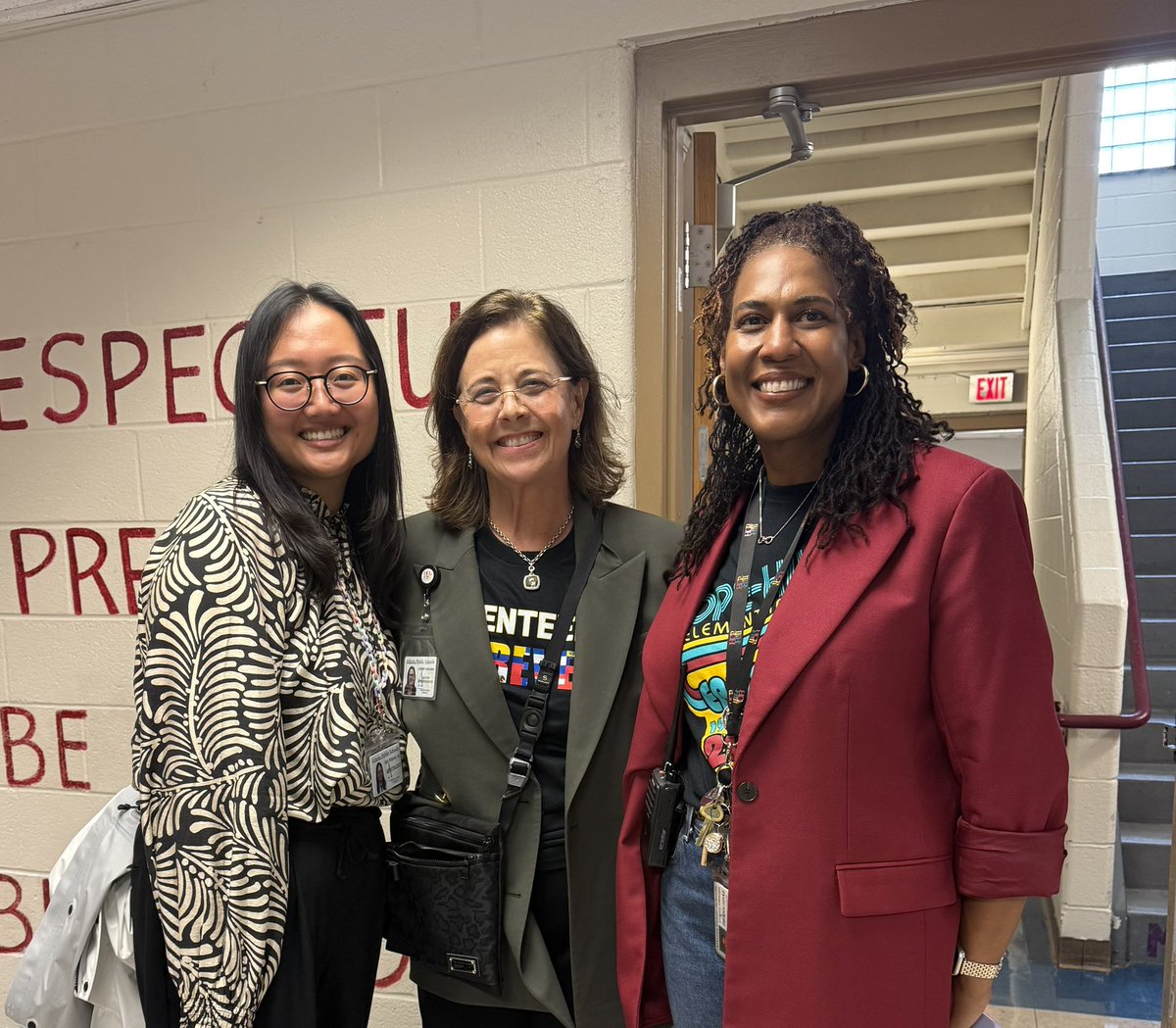 #APSDayOne at Hope-Hill Elementary! Here’s to an exciting start of learning and growth!🍎 <a href="/HopeHillElem/">Hope-Hill Elementary</a> <a href="/AudreySofianos/">Audrey Sofianos</a> <a href="/apsupdate/">ATL Public Schools</a>