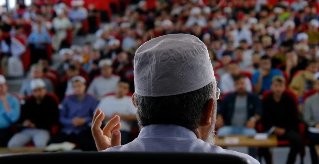 Allah’a(cc) ve Rasulü’ne düşman olan ateiste
deiste
tekfirciye
hasılı aldanan ve aldatan fırkalara karşı İslam hakikatini delilleriyle ortaya koyup Allah yolunu ilimle açma derdinde olan ÜNİVERSİTELİ KARDEŞİM ücretsiz kampa sen de davetlisin!
#YazKampı 
ifam.org.tr/yaz-kampi-basv…