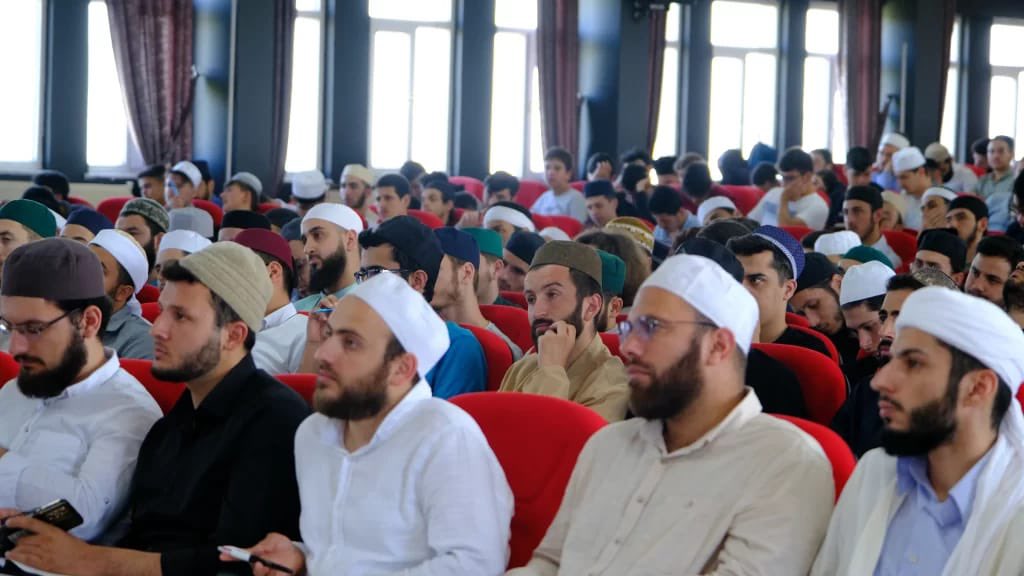 ihsanhocaresmi's tweet photo. Allah’a(cc) ve Rasulü’ne düşman olan ateiste
deiste
tekfirciye
hasılı aldanan ve aldatan fırkalara karşı İslam hakikatini delilleriyle ortaya koyup Allah yolunu ilimle açma derdinde olan ÜNİVERSİTELİ KARDEŞİM ücretsiz kampa sen de davetlisin!
#YazKampı 
https://t.co/IYsBKALWYH https://t.co/XRlLEHL6ci