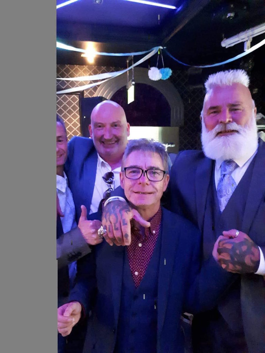 Old Skool Villa, including on the right, the late Villa terrace legend &amp; Crossways gaffer big Terry Smith👊🏾

Another no longer with us. HEITS