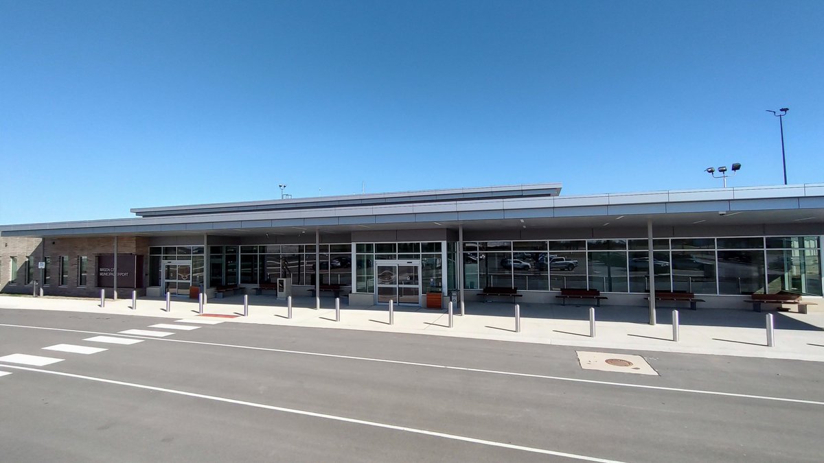 FlyMCW's tweet image. It’s hard to believe it’s already been a year since the opening of our brand-new terminal! Over the past 12 months, 8,297 passengers boarded flights and 8,378 passengers arrived, for a total of 16,675 total passengers served. That’s a 42% increase compared to the previous year!