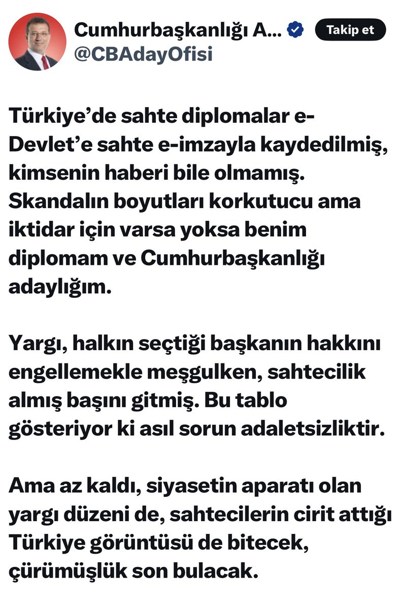 Merak etme ahtapot Ekrem, ne diploma sahtekarlarına ne de senin gibi resmi evrakta sahtecilikle diploma sahibi olanlara devlet sessiz kalmaz.
Hayır, önünden bile geçmediği Doğu Akdeniz Üniversitesi’ne özgeçmişinde kayıt yaptırdığına dair yalana yer veren yolsuzluk ve rüşvet